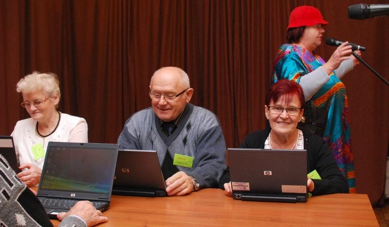Seniorzy w Silnie zakończyli projekt komputerowy(GALERIA)