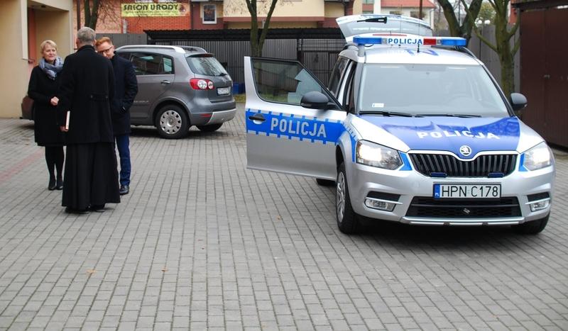 Poświęcenie nowego radiowozu w Czersku (FOTO)