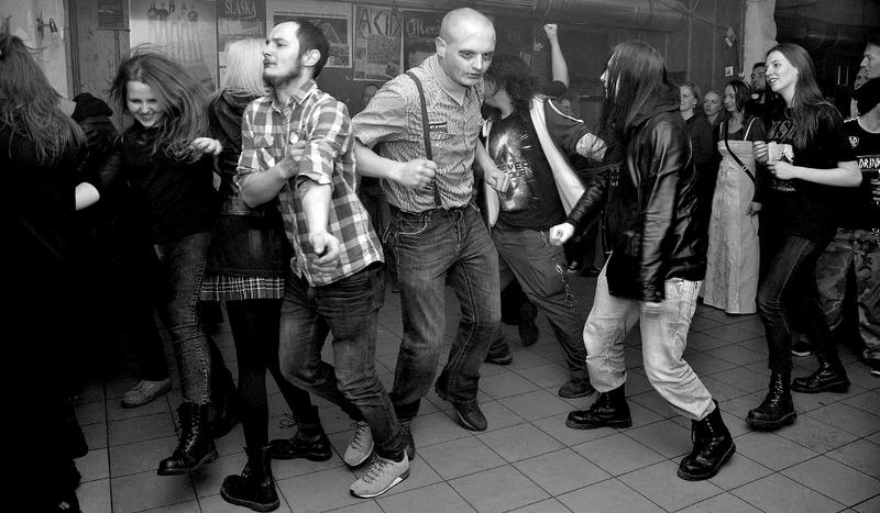 Halloweenowy koncert w chojnickim pubie (GALERIA)