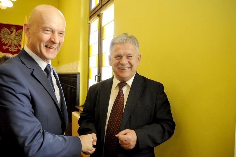 Gratulacje i pożegnania na sesji powiatu chojnickiego (FOTO)