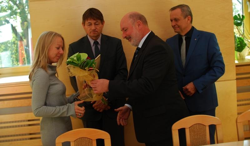 Wójt nagrodził nauczycieli i dyrektorów (FOTO)