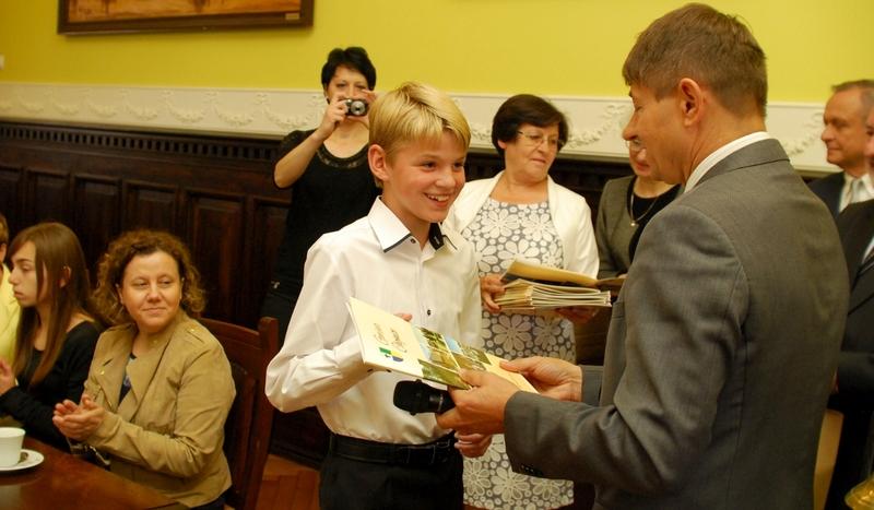 Wójt nagrodził prymusów z gminy Chojnice (GALERIA)
