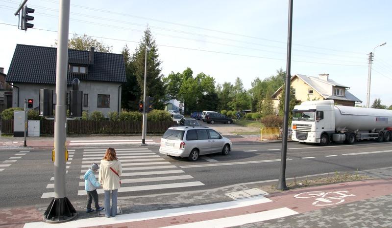 Niebezpieczny wjazd do przedszkola w Czersku