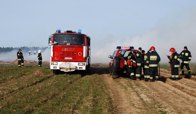 Duży pożar słomy w Jarcewie (FOTO)