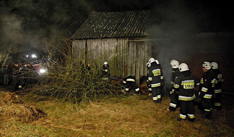 Pożar stodoły w Będźmierowicach (FOTO)