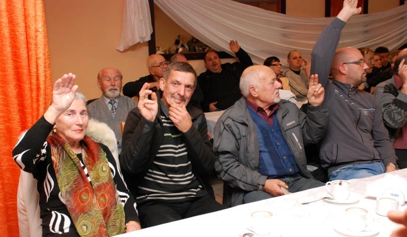 Chcieli zostać w starych strukturach