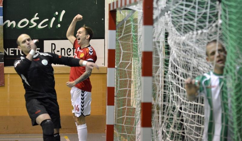 Tuzin goli w Chojnicach. Red Devils ? AZS UŚ 9:3! (GALERIA)