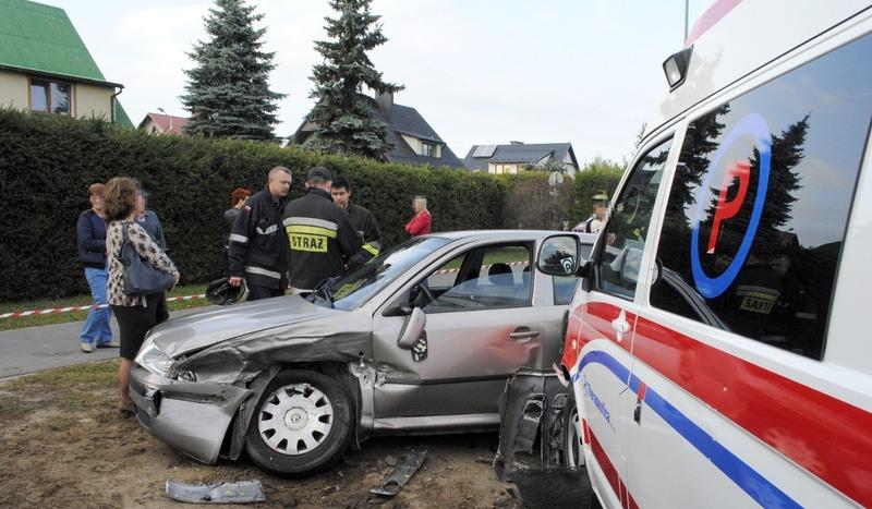 Pożar w domu i wypadek karetki w Brusach (FOTO)
