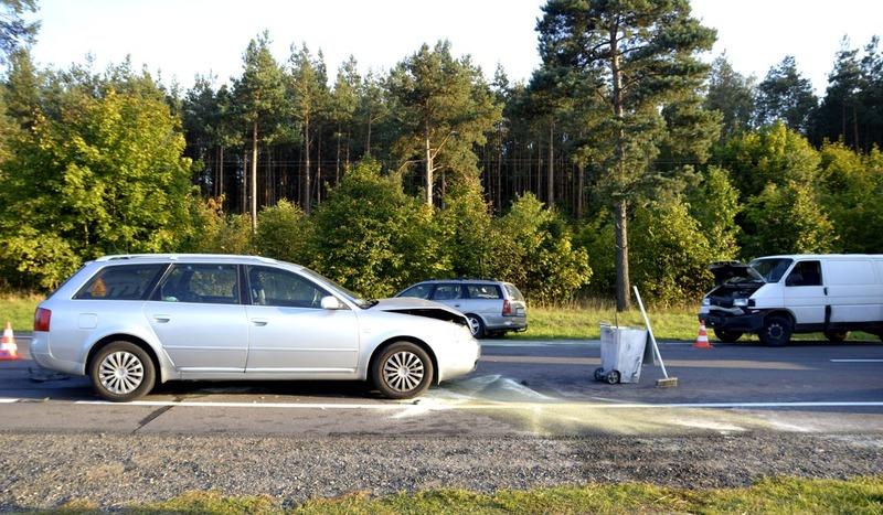 Kolizja na drodze krajowej nr 22. W audi były małe dzieci (ZDJĘCIA, AKTUALIZACJA)