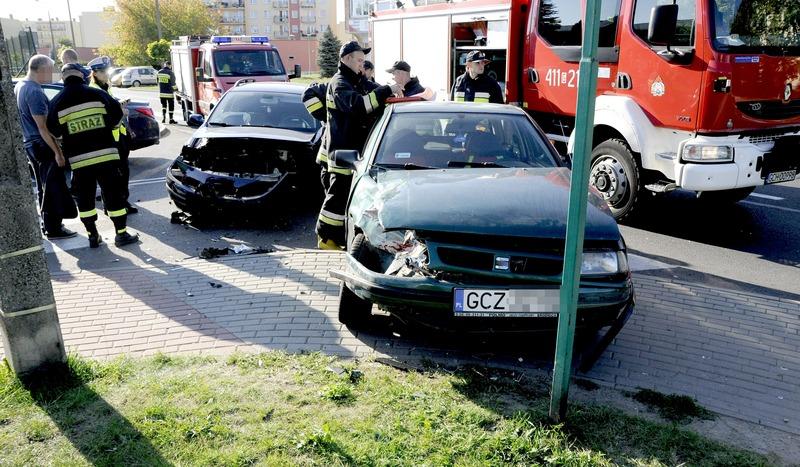Zderzenie trzech aut w Chojnicach (FOTO)