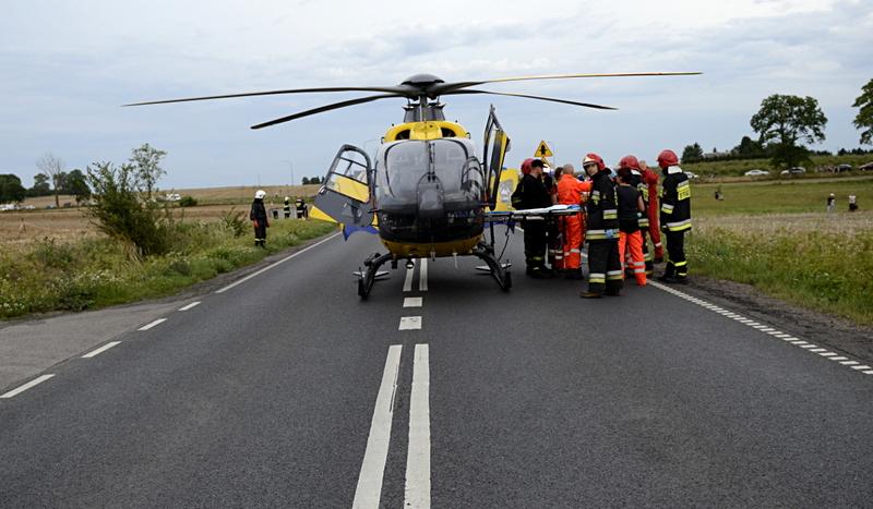 Zmarła kobieta transportowana śmigłowcem (FOTO)
