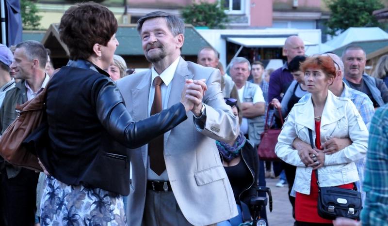 Bracia i dyskoteka pod gwiazdami podczas pierwszego dnia Dni Chojnic (GALERIA)