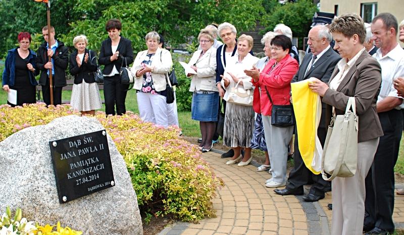 Poświęcenie nowego skweru w Dąbrówce (GALERIA)