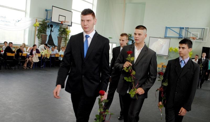 Zabawa gimnazjalistów w Lubni (Galeria)