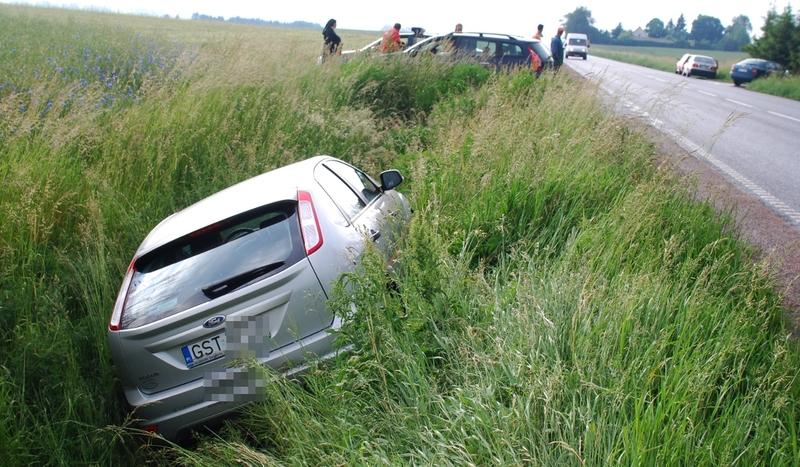 Ford wylądował w rowie pod Silnem (FOTO)