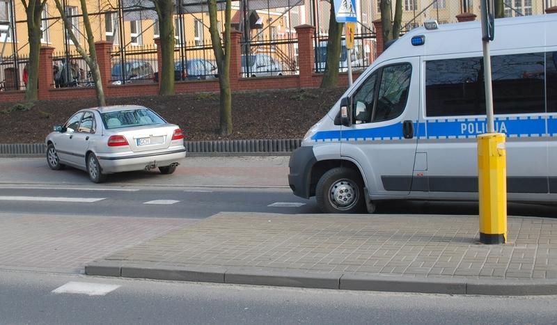Potrącenie nastolatki na Sukienników (FOTO)