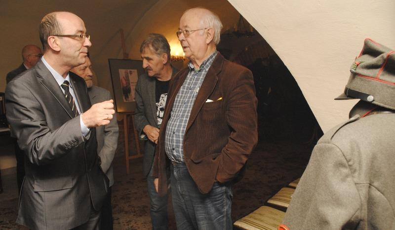 Mundury i zdjęcia w kościele gimnazjalnym