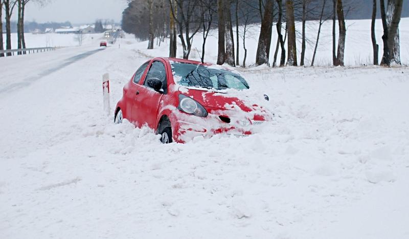 Toyota schowała się w śniegu (FOTO)