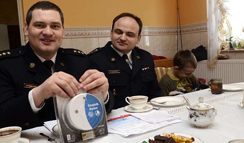Czujki dymu dla dwóch rodzin (FOTO)