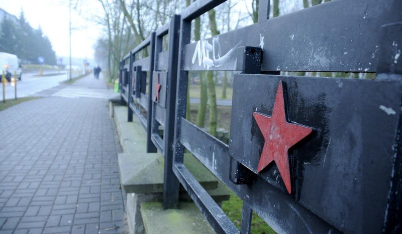 Wandale znów zaatakowali cmentarz żołnierzy radzieckich w Chojnicach