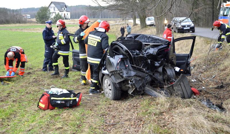 Wypadek przed Nową Cerkwią. Dwie osoby ranne (FOTO)