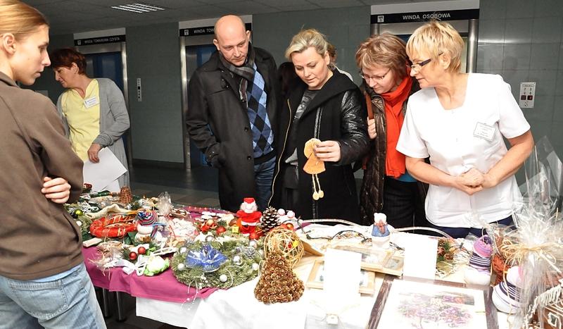Bożonarodzeniowy kiermasz w chojnickim szpitalu (GALERIA)