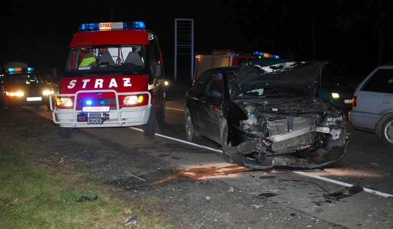 Zderzenie pod Łęgiem. W autach jechało siedem osób (FOTO)