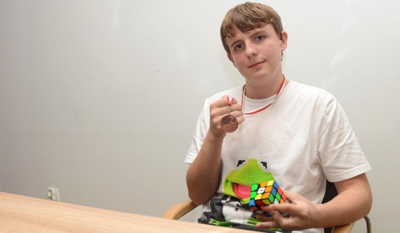 Pierwszy w Chojnicach medal w speedcubingu! (FOTO)