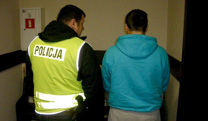 Młodzi chojniczanie pobili i okradli 27-latka