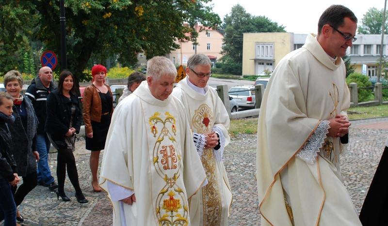 Wprowadzenie nowego proboszcza w Czersku (FOTO)