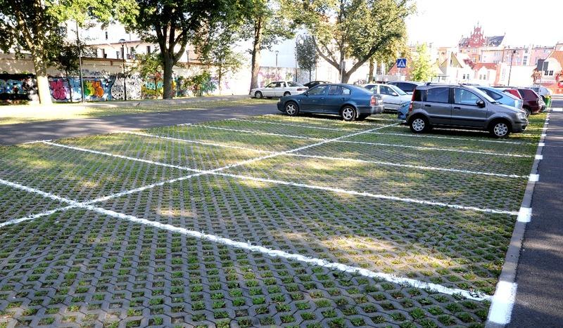 Na parkingu przy parku Tysiąclecia pojawiły się linie