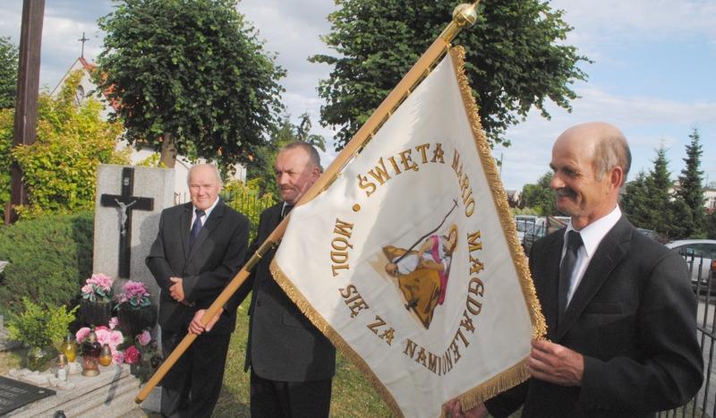Parafia w Nowej Cerkwi ma sztandar (GALERIA)