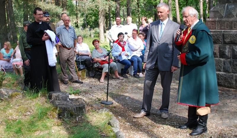Nabożeństwo na cmentarzu w Łukowie (FOTO)