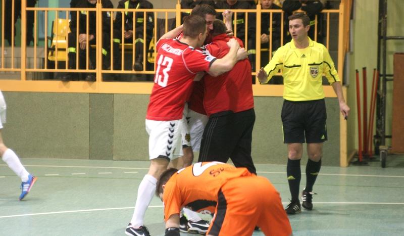 Red Devils czy Marwit? Odpowiedź poznamy w środę wieczorem