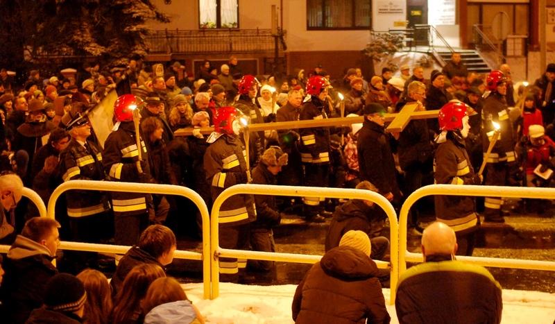 Droga krzyżowa przeszła ulicami Chojnic (GALERIA)