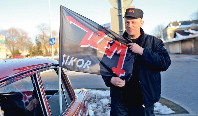Czerwony jak cegła duży fiat