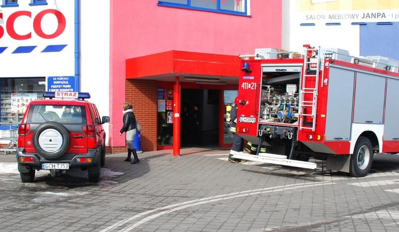 Strażacy interweniowali w Tesco (FOTO)