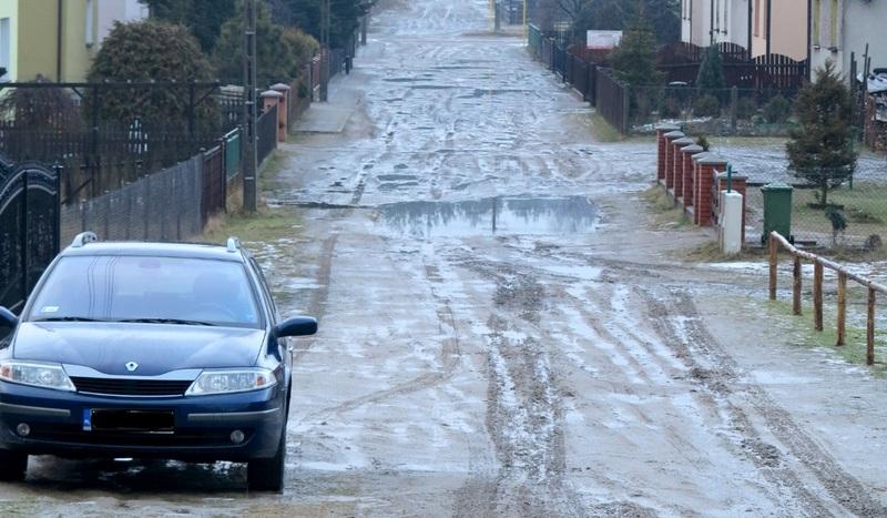 Mieszkańcy Rytla toną w błocie