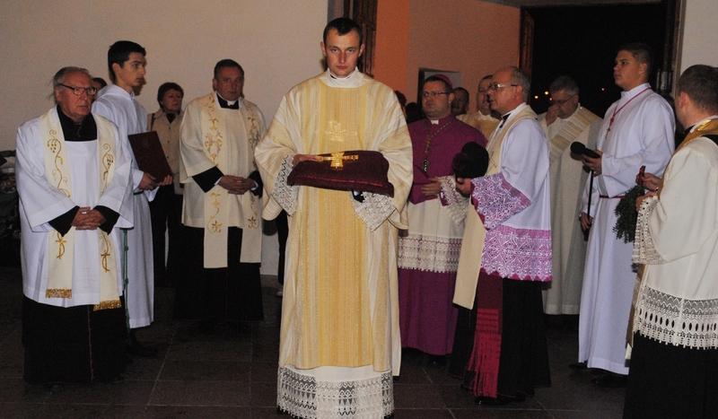 Krew i kość w relikwiarzu (GALERIA)