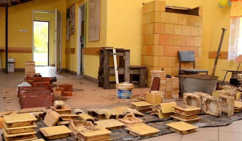 Świetlica w Szlachetnej z tradycyjnym piecem