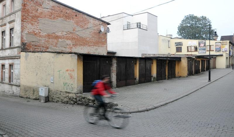 Chojnicki urząd chce burzyć garaże