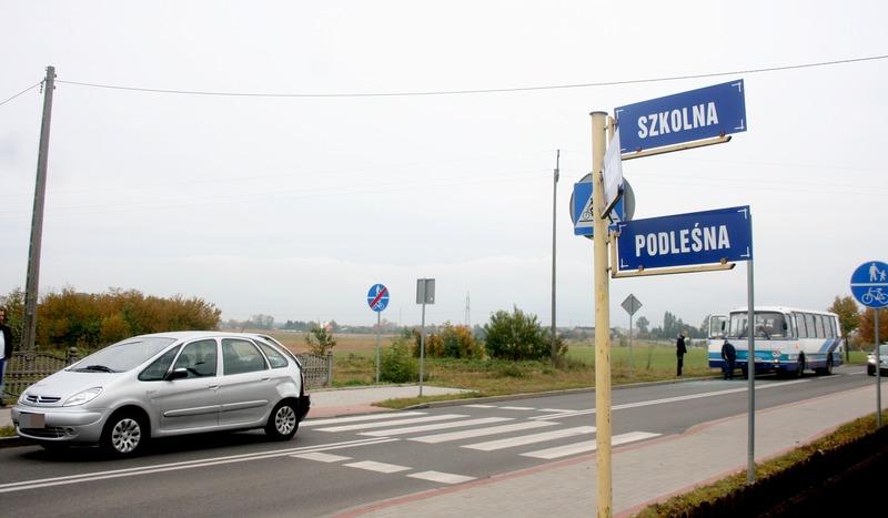 Autobus z dziećmi uderzył w citroena w Malachinie (ZDJĘCIA)
