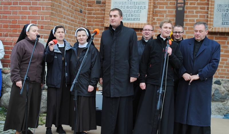 Festyn przy chojnickiej bazylice (GALERIA)
