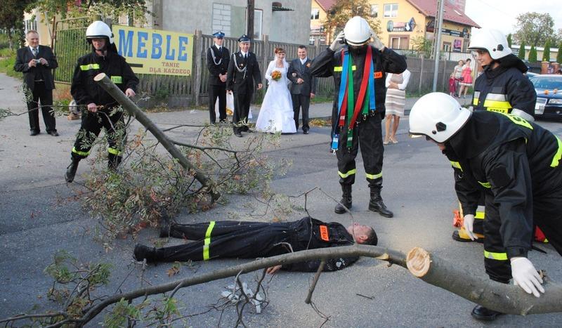 Ślub z przeszkodami Natalii i Darka z Pawłowa (GALERIA)