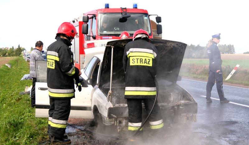 Strażacy gasili pożar audi (FOTO)