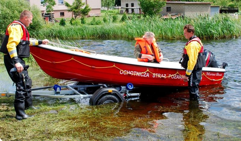 Strażacy z Leśna dostali łódź ratowniczą (FOTO)
