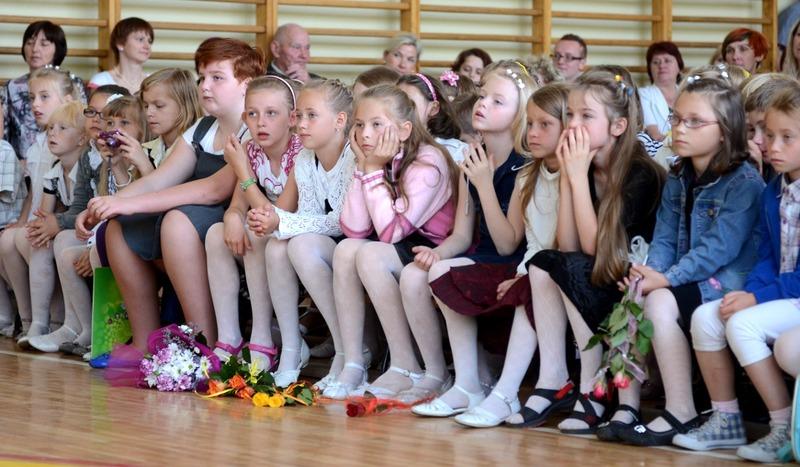 Uczniowie z Lichnów odebrali świadectwa (GALERIA)