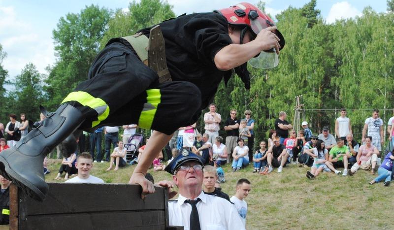 Młodzi strażacy na zawodach w Czernicy (GALERIA)