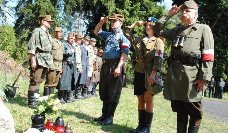 Apel poległych w Leśnictwie Młynek (Galeria)