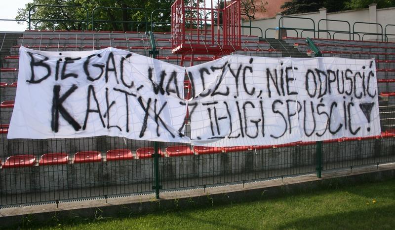 Kibice ?motywują? piłkarzy Chojniczanki